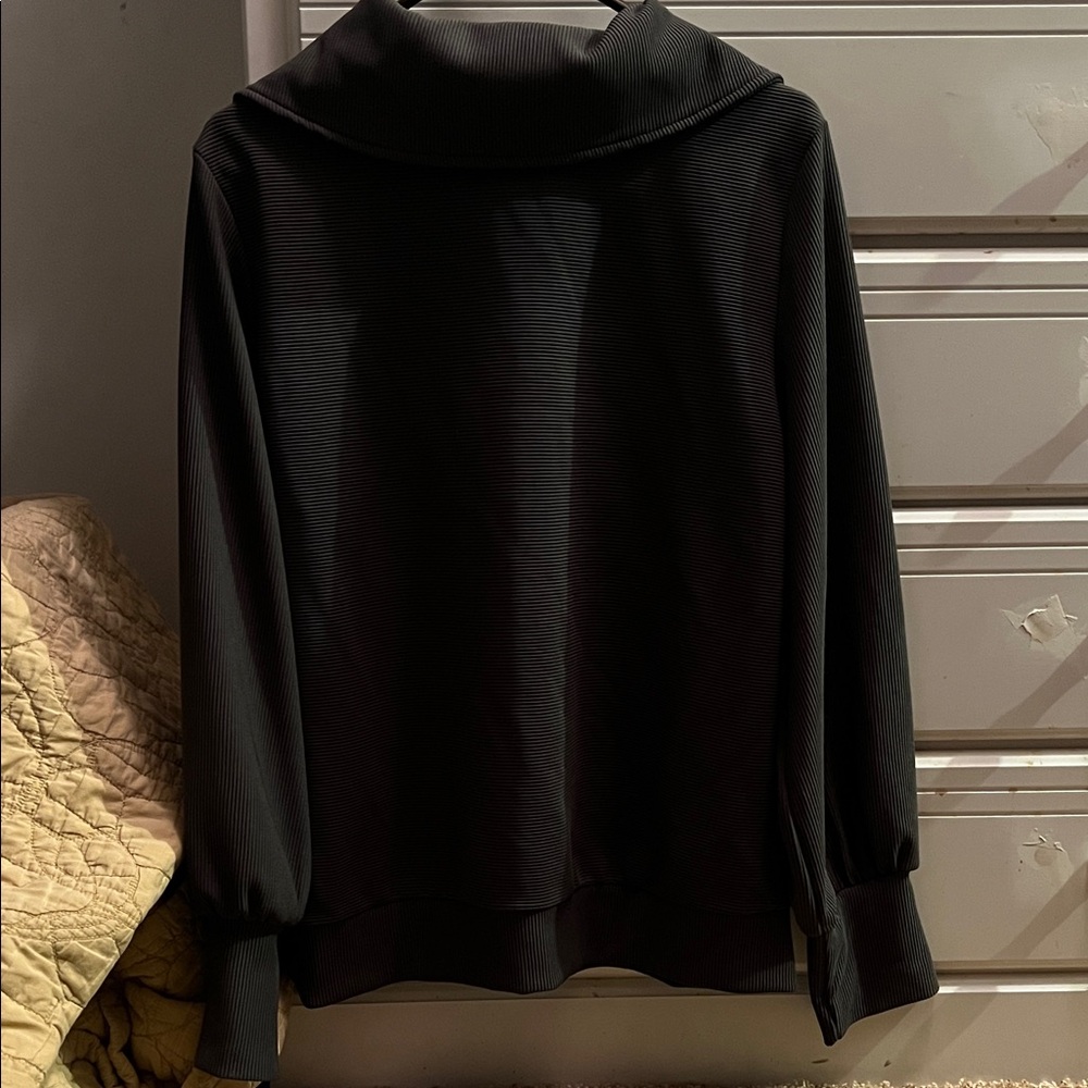 Gray Quarter-Zip Pullover - image 4